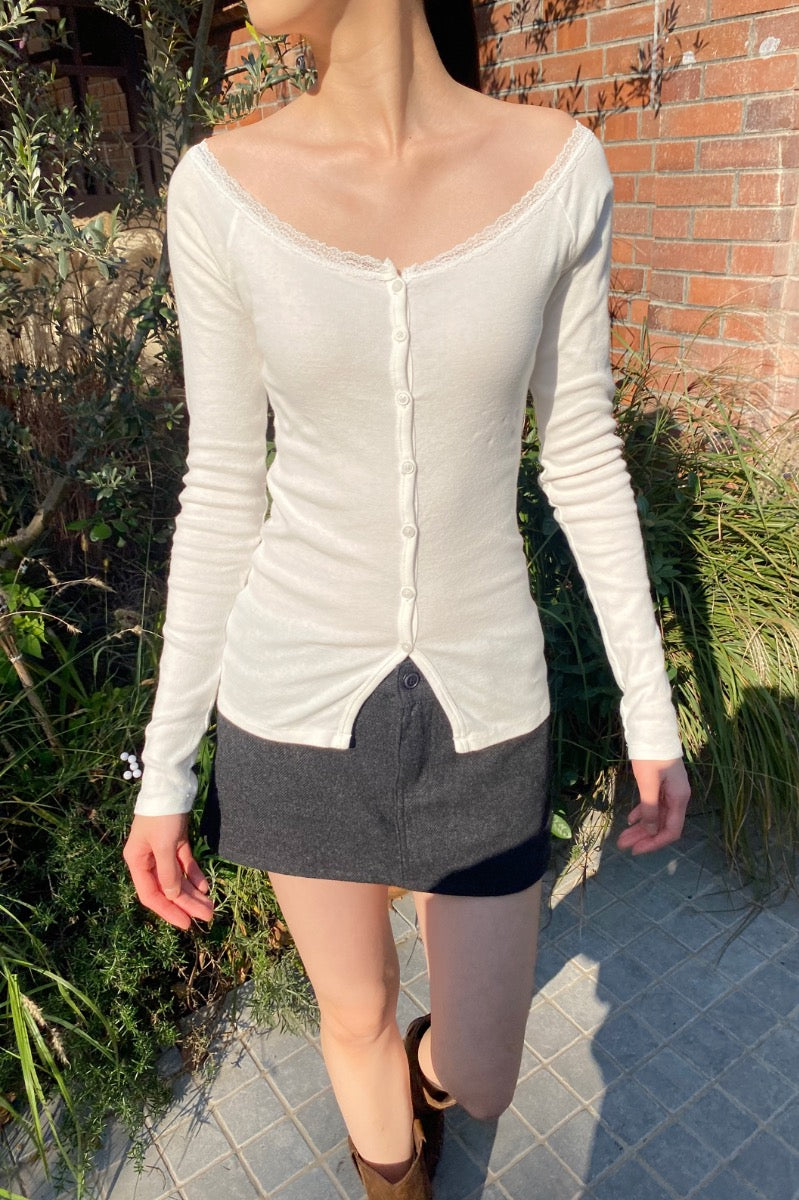 White / S
