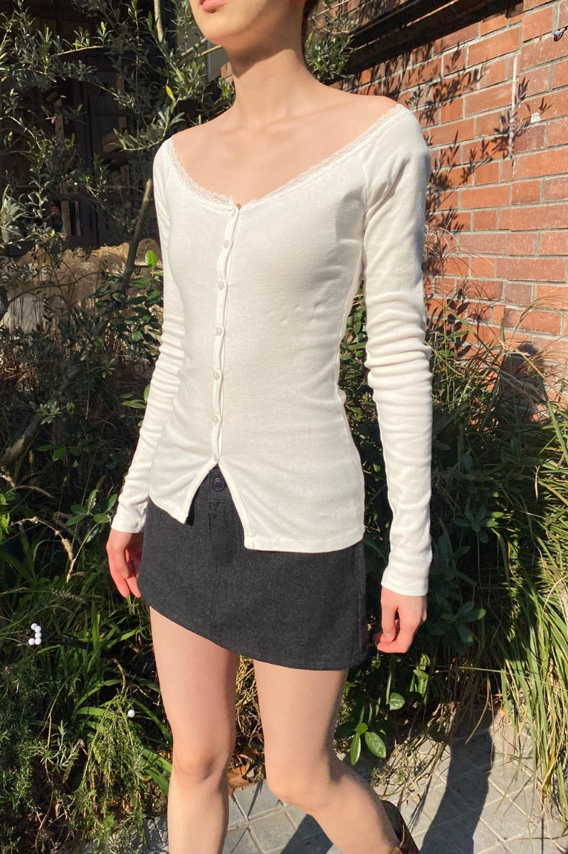 White / S