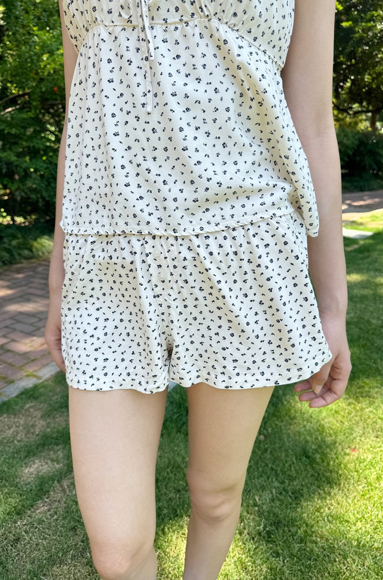 Keira Floral Shorts | Beige Navy Blue Floral / XS/S