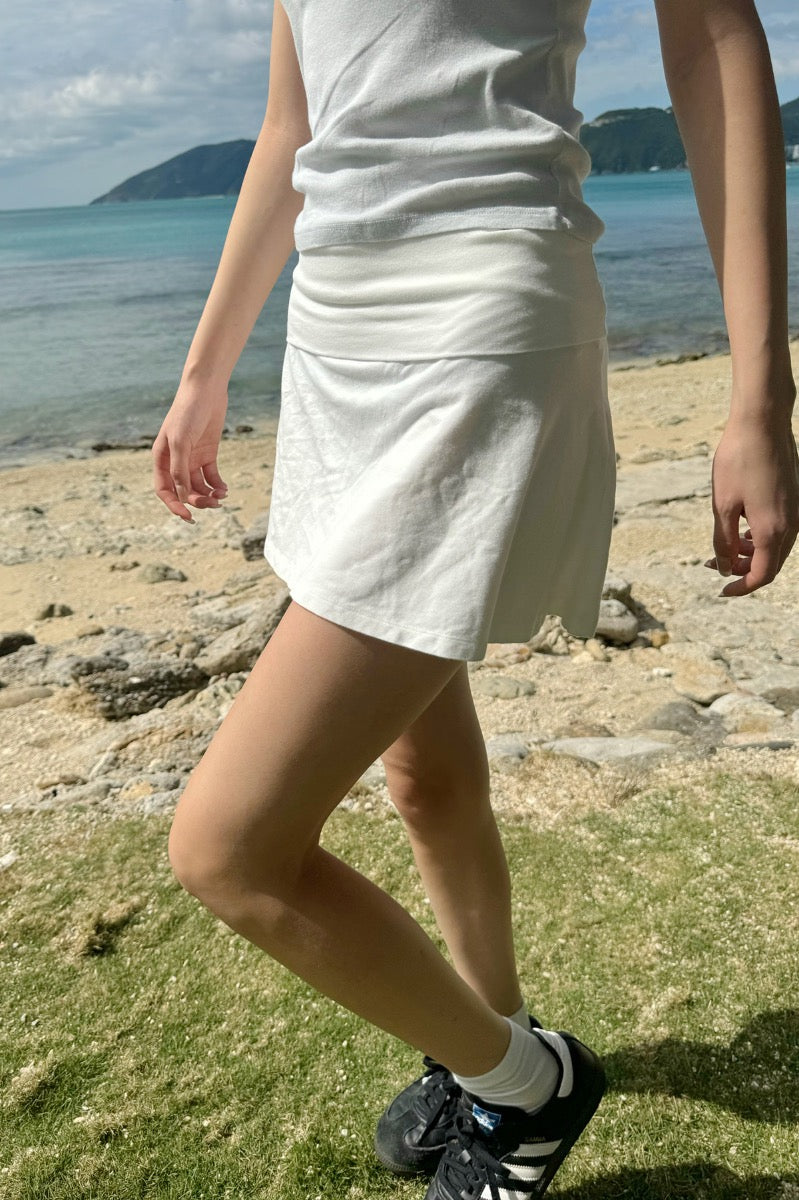 White / S