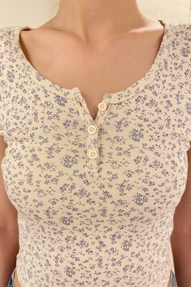 Zelly Floral Top | ivory-with-lavender-floral / S